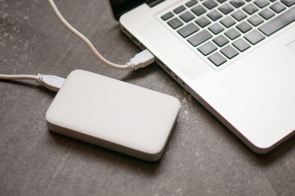 connect external hard drive to mac