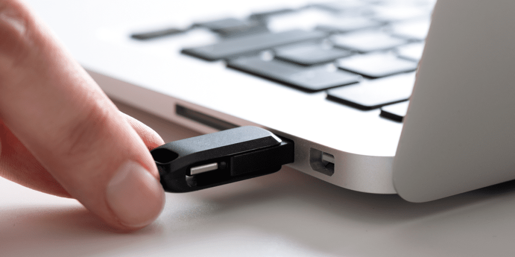 connect a usb drive to your macbook